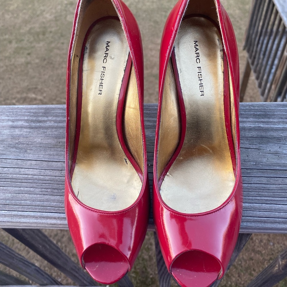 Marc Fisher Women’s Red Pumps.